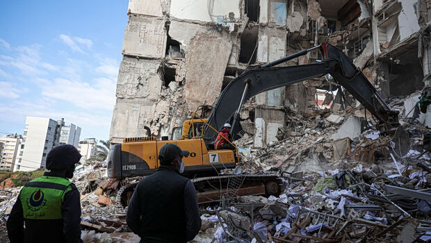 Τρομακτικές στιγμές: Κοριτσάκι καταγράφει τη στιγμή που το Ισραήλ άρχισε να βομβαρδίζει τη Βηρυτό