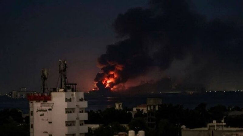 Η σαουδική αραβία επιτέθηκε στους «χούθι» - την ευθύνη όμως ανέλαβε η αναγνωρισμένη κυβέρνηση της υεμένης