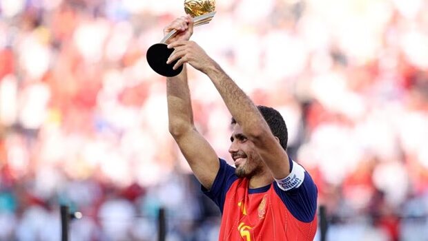 «σάρωσε» η ισπανία: mvp ο ρόδρι, καλύτερος τερματοφύλακας ο σιμόν, κορυφαίος νέος ο κουμπαρσί (vids)