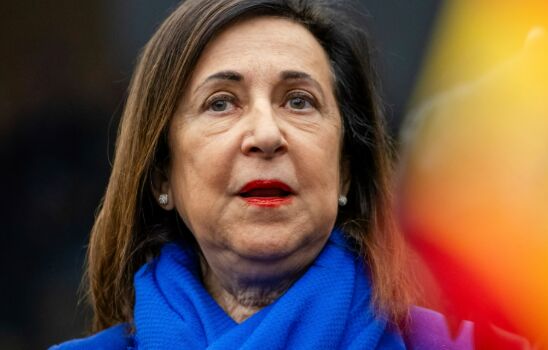 Ισπανία κατά Τραμπ: Δεν βλέπει κανένα νόημα σε έναν αμερικανικό ναυτικό αποκλεισμό των Στενών του Ορμούζ