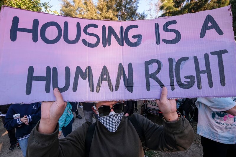Η στεγαστική κρίση μπορεί να οδηγήσει σε κοινωνική έκρηξη