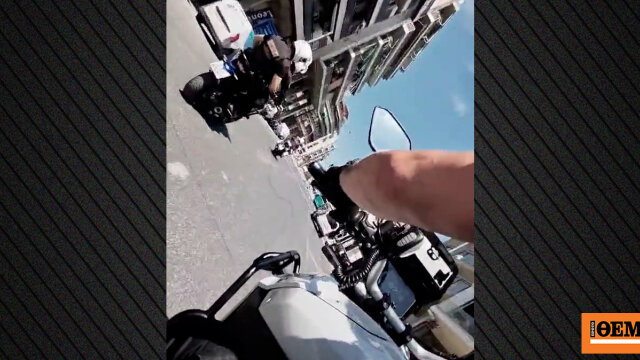 Αστυνομικοί άνοιξαν δρόμο σωτηρίας για γυναίκα με σοβαρό καρδιακό επεισόδιο – μεταφέρθηκε σε 8' από την πειραι