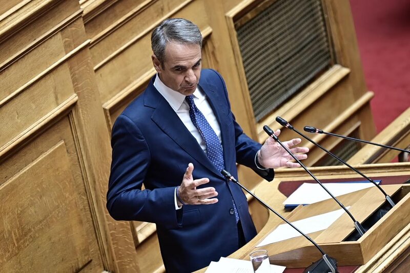 Η συνταγματική αναθεώρηση ράγισε (κι άλλο) την πολιτική βιτρίνα μητσοτάκη