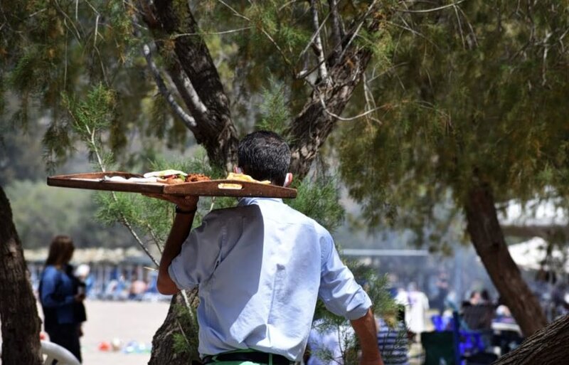 Στα 6.000 ευρώ αυξάνεται το αφορολόγητο στα φιλοδωρήματα - η απόφαση του υποικ