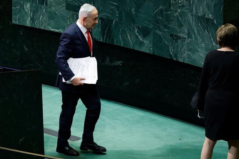Στα ηαε ο νετανιάχου για συνάντηση με τον πρόεδρο μπιν ζαγιέντ στον απόηχο σκανδάλου