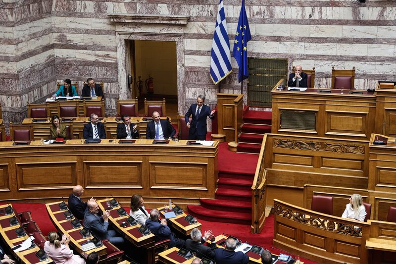 Όταν η νδ ομολογεί ότι θέλει να μετατρέψει το προεκλογικό της πρόγραμμα και το ιδεολογικό της στίγμα σε συνταγ
