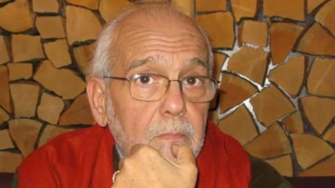 Θάνος Οικονομόπουλος: Πέθανε στα 80 του ο διακεκριμένος δημοσιογράφος