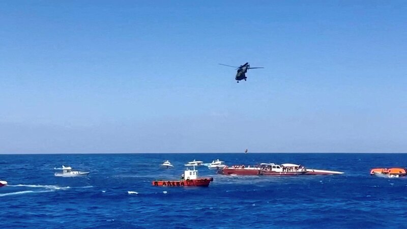 Στιγμές πανικού από το εσωτερικό του καταμαράν που ανατράπηκε ανοιχτά της κερύνειας