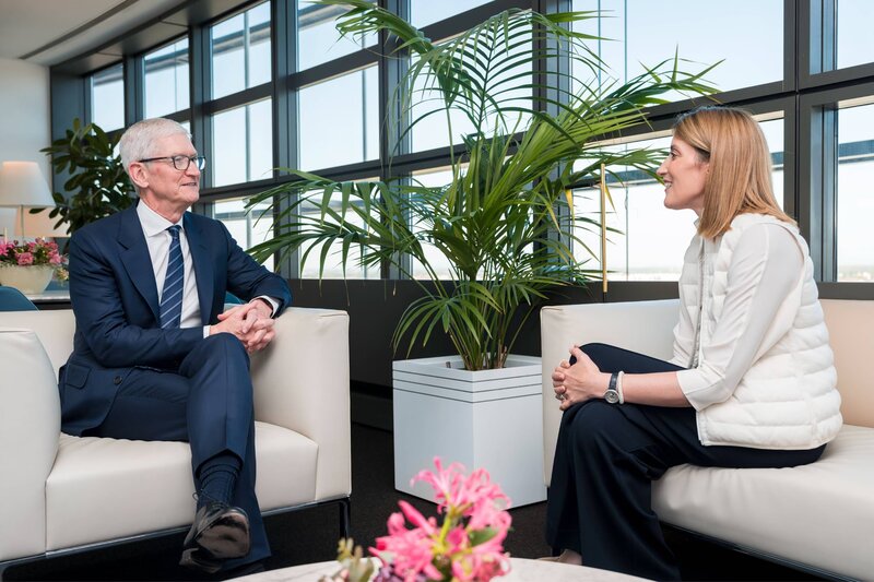 Ο τιμ κουκ της apple χαιρετίζει τη δράση της εε για την προστασία των παιδιών στο διαδίκτυο