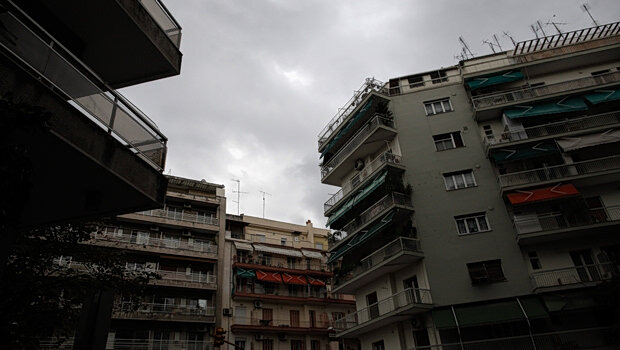 Στην αθήνα ολόκληρος μισθός δεν φτάνει ούτε για το νοίκι - η ευρώπη σε στεγαστικό αδιέξοδο