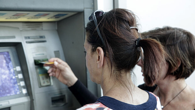Στοπ σε περικοπές ή επιστροφές ποσών με νόμο για τις συντάξεις χηρείας