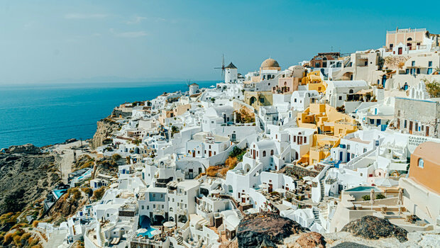Η trivago απέσυρε το δυσφημιστικό βίντεο για τη σαντορίνη - το «συγγνώμη» της εταιρείας στους ξενοδόχους