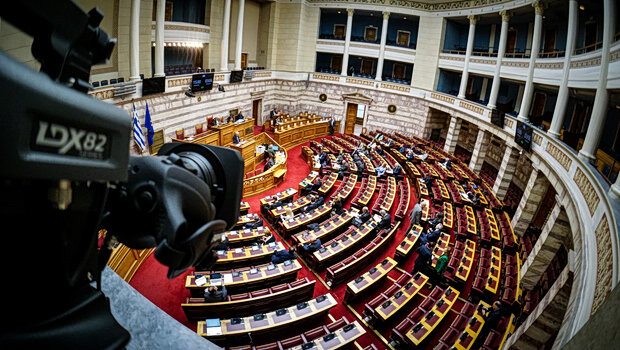 Συνταγματική αναθεώρηση: γκρίνια των βουλευτών της νδ για το ασυμβίβαστο υπουργού-βουλευτή