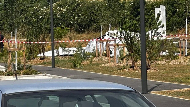 Συντριβή μικρού αεροσκάφους στο τομπλέν της γαλλίας - 11 νεκροί