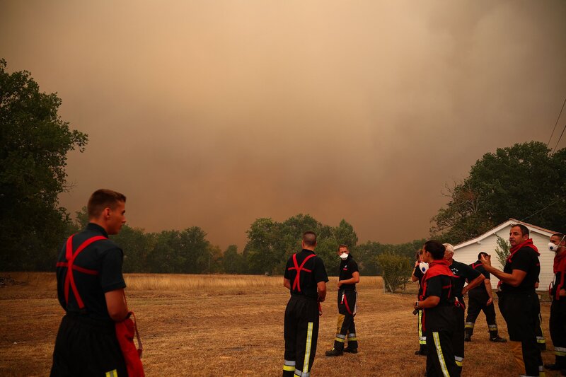Πύρινη λαίλαπα σε γαλλία και ισπανία, αυξάνονται διαρκώς οι εκτοπισμένοι - απειλείται το μπορντό [χάρτες]