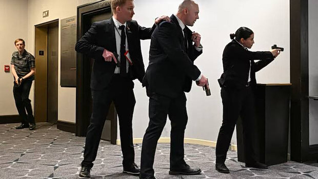 Πυροβολισμοί στο δείπνο της ένωσης ανταποκριτών του λευκού οίκο - απομακρύνθηκαν οι επίσημοι και ο τραμπ