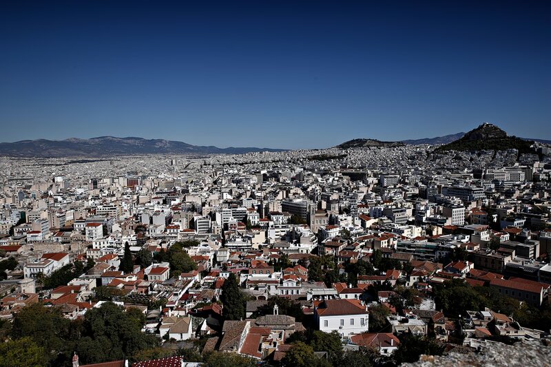Αύξηση σε δωρεές και γονικές παροχές - φρενάρουν οι αγοραπωλησίες στα ακίνητα