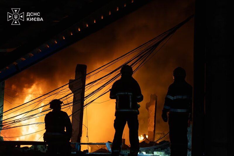 Ο ζελένσκι κατηγορεί τη μόσχα ότι χρησιμοποίησε βορειοκορεατικούς βαλλιστικούς πυραύλους για την επίθεση στη ζ